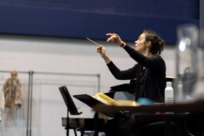 10 Questions with Così fan tutte conductor Zoe Zeniodi